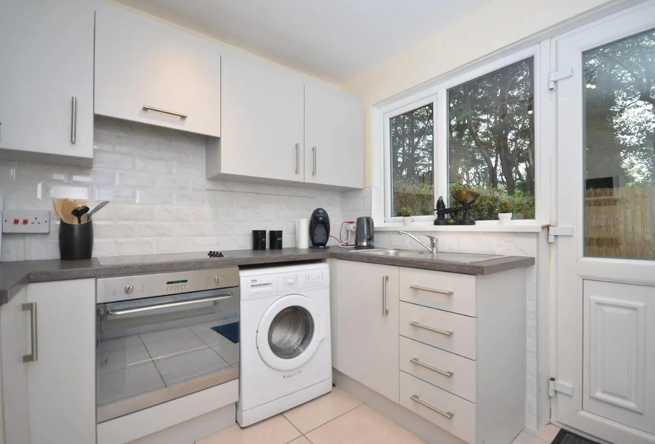 Bright Stylish 2 Bedroom Garden Apartment South Belfast Close To Everything Reino Unido