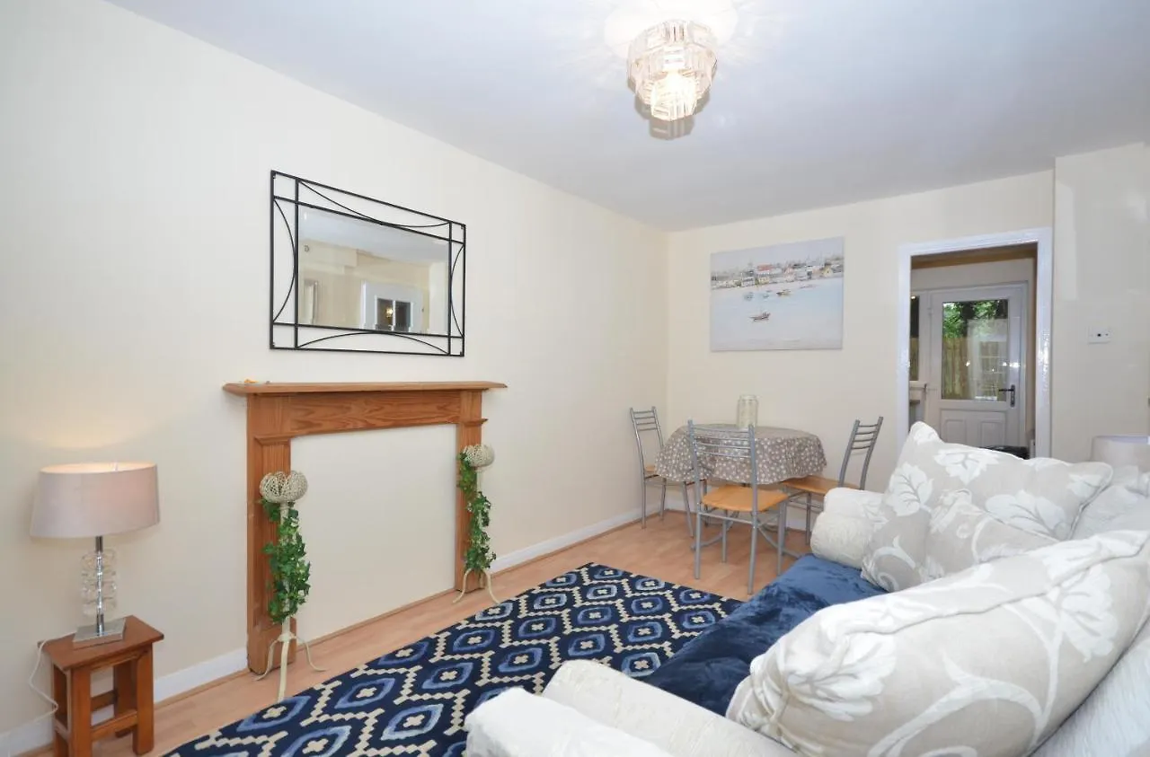 Bright Stylish 2 Bedroom Garden Apartment South Belfast Close To Everything Reino Unido